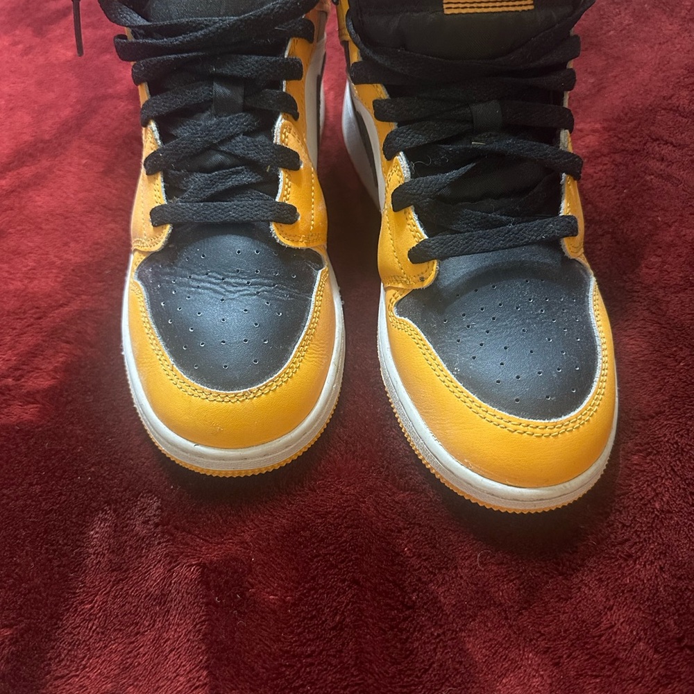 Air Jordan 1 Mid